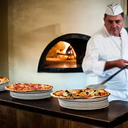 Dell'angelo מלון