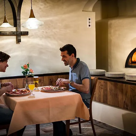 ديل أنغيلو فندق 3*