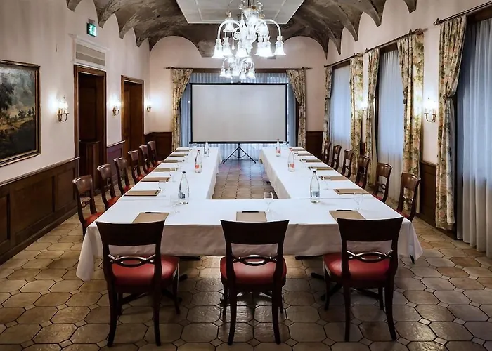 Dell'angelo Локарно